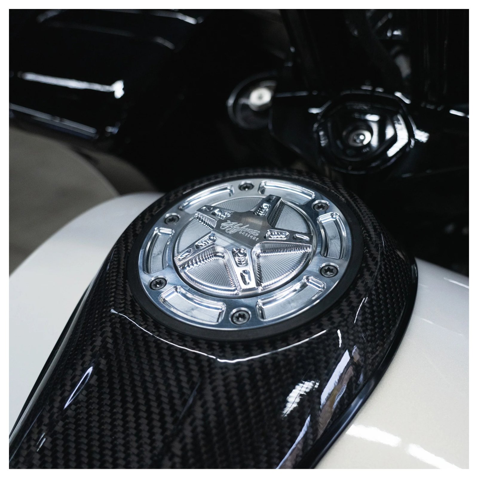 Hofmann Designs Directional 5 Spoke Gas Cap Assembly For Harley FLHX / FLTRX 2023-2026 - Image 5