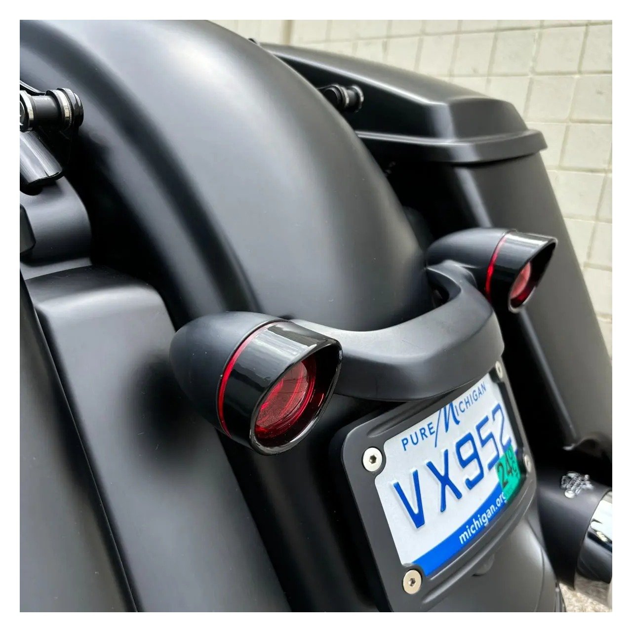 HogWorkz Bullet Style Turn Signal Visor Trim Rings And Lens For Harley - Image 2