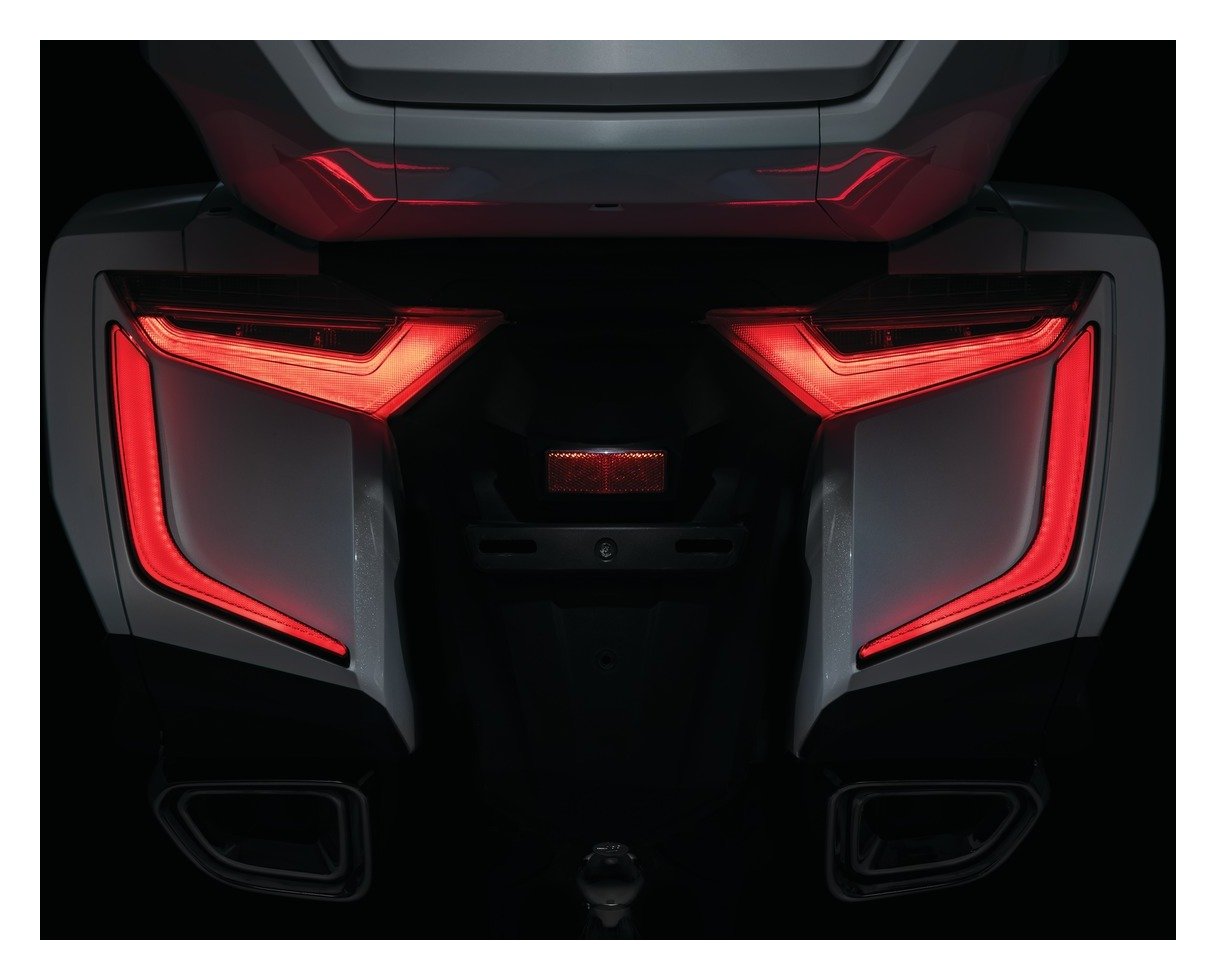 Kuryakyn Omni LED Rear Saddlebag Accents For Honda Gold Wing 2018-2026 - Image 4
