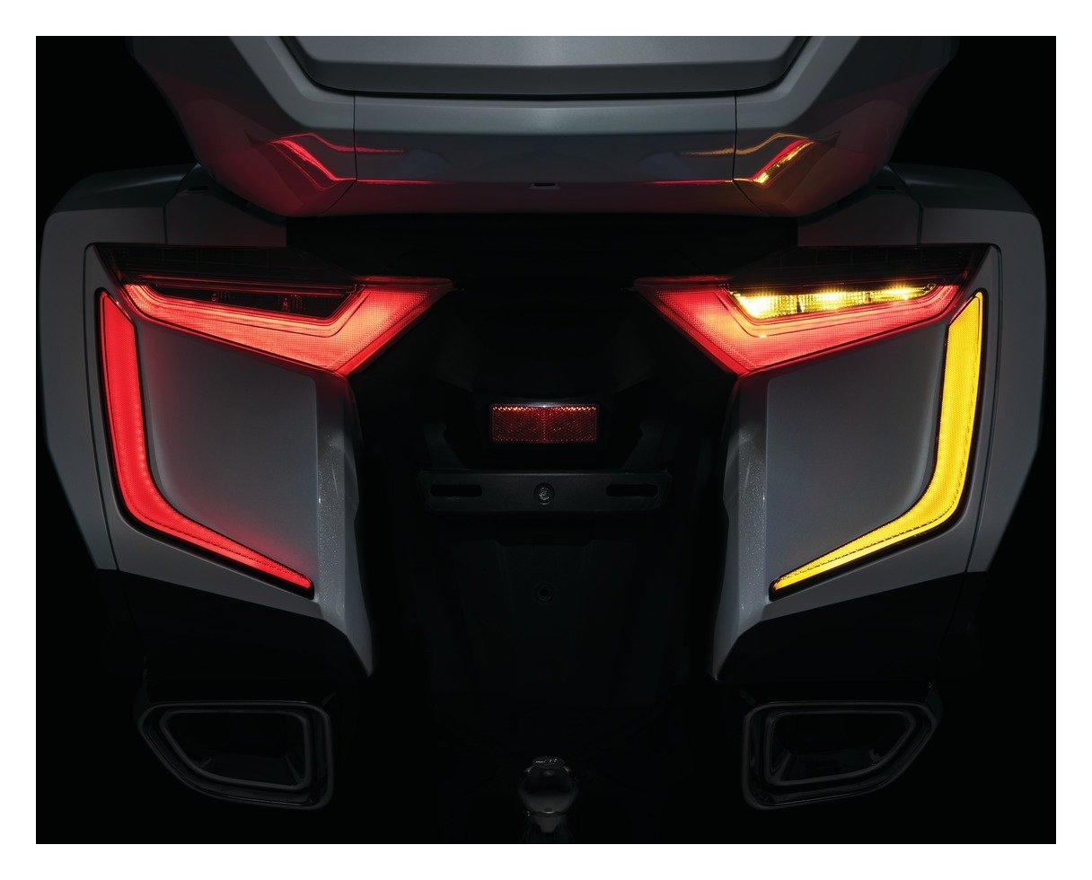 Kuryakyn Omni LED Rear Saddlebag Accents For Honda Gold Wing 2018-2026 - Image 5