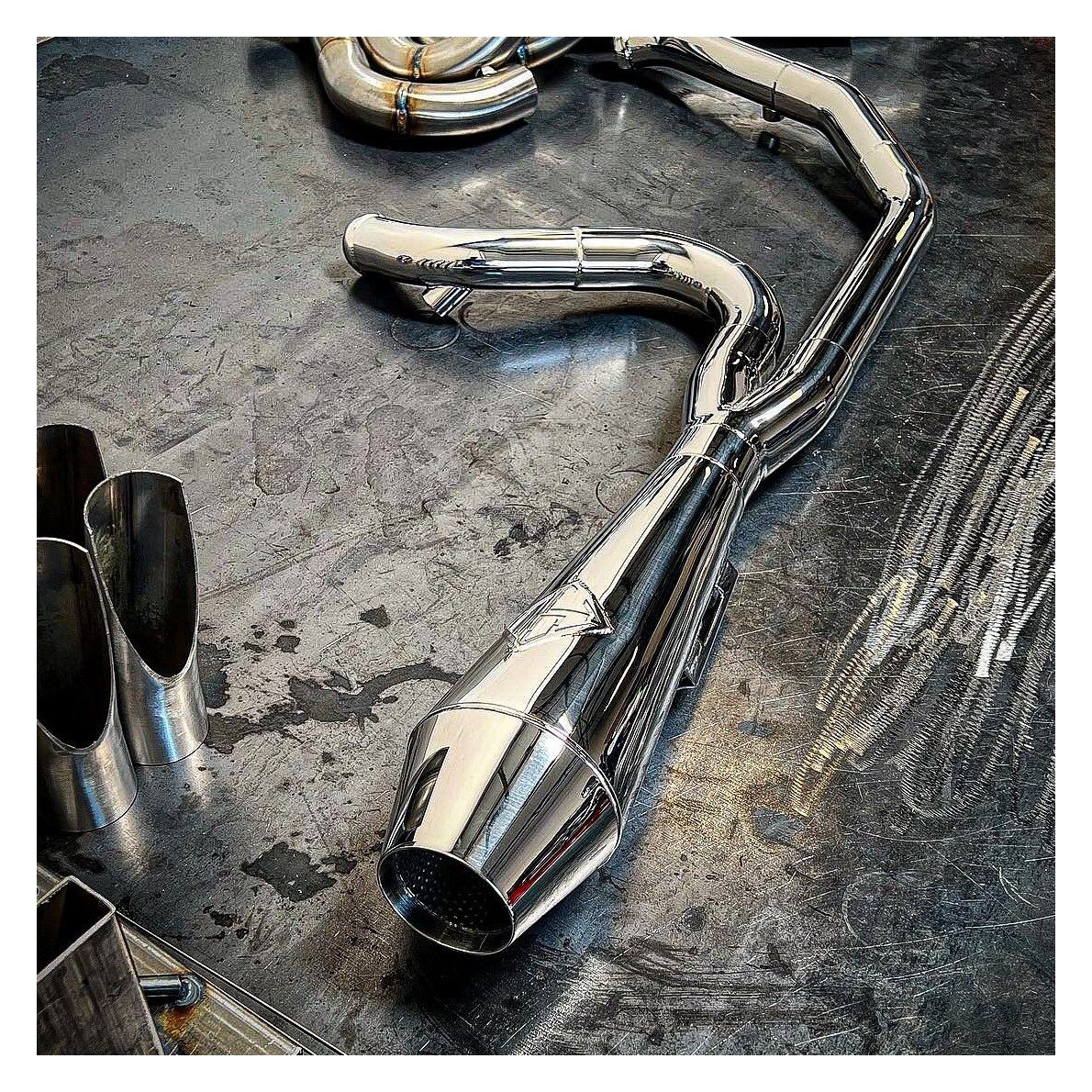 SP Concepts Big Bore 2-Into-1 Exhaust For Harley - Image 3