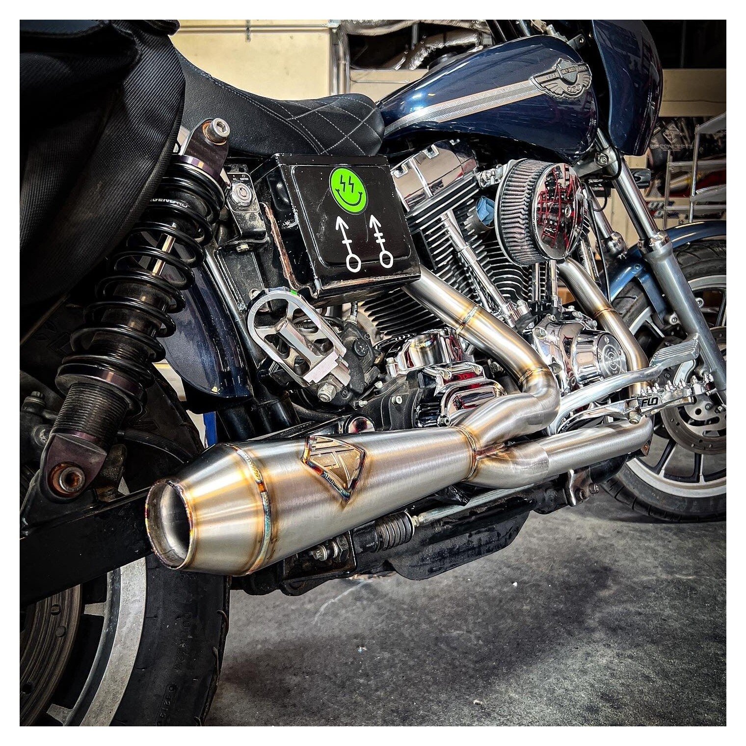 SP Concepts Big Bore 2-Into-1 Exhaust For Harley - Image 5